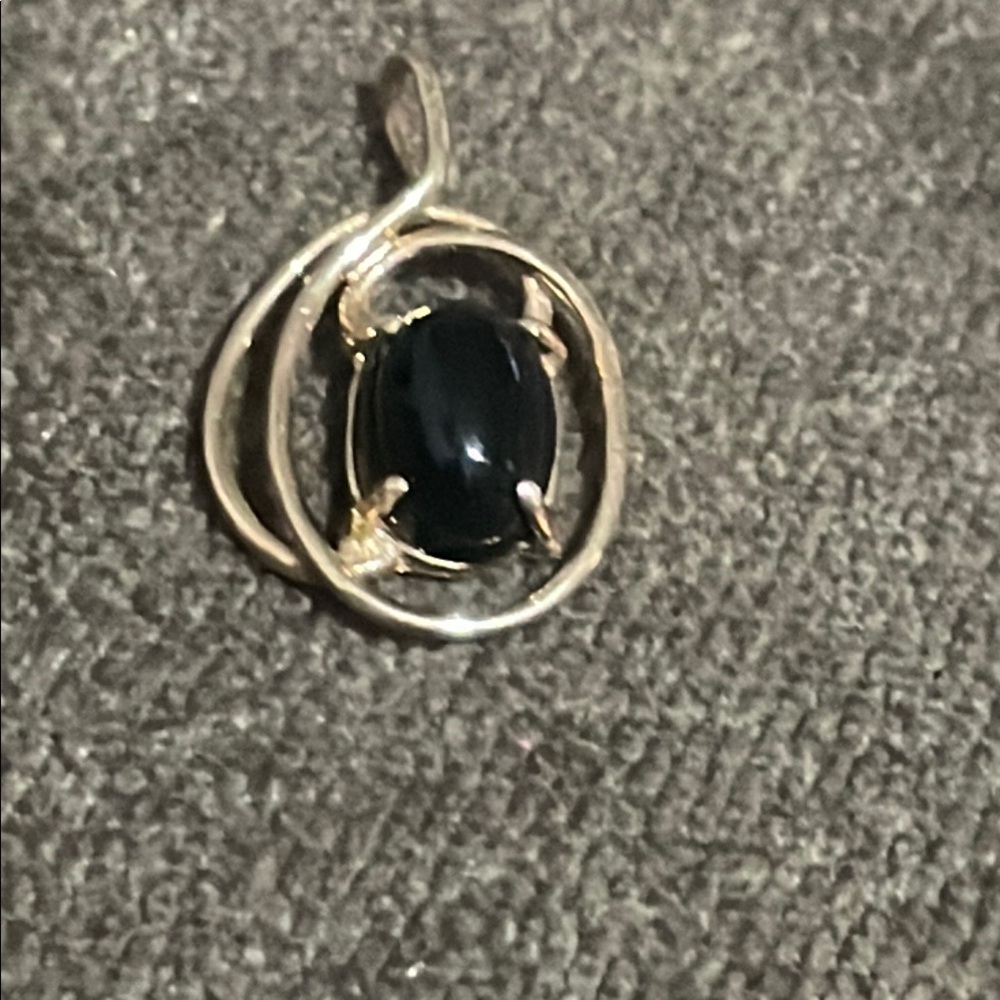 14K Gold Oval YG Black and Gold Pendant YG